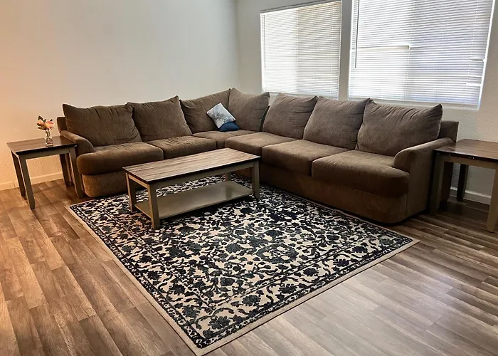 Lovely 1Bed,1Bath Condo With Free Parking