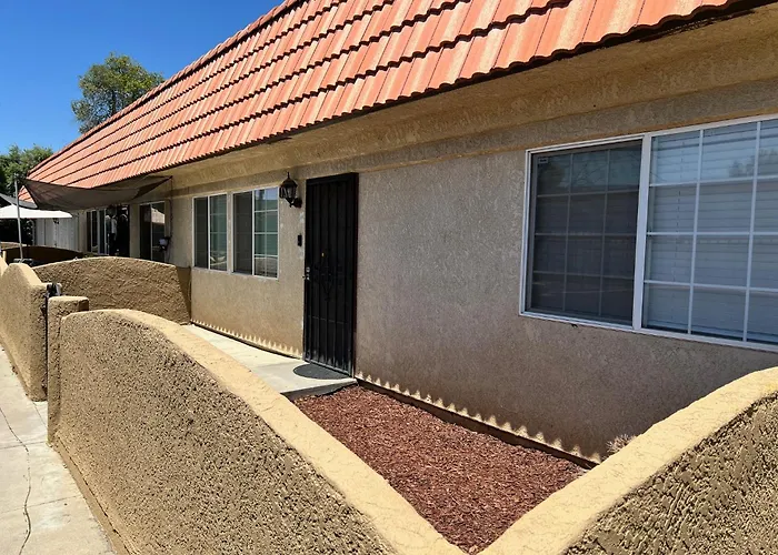 Lovely 1Bed,1Bath Condo With Free Parking