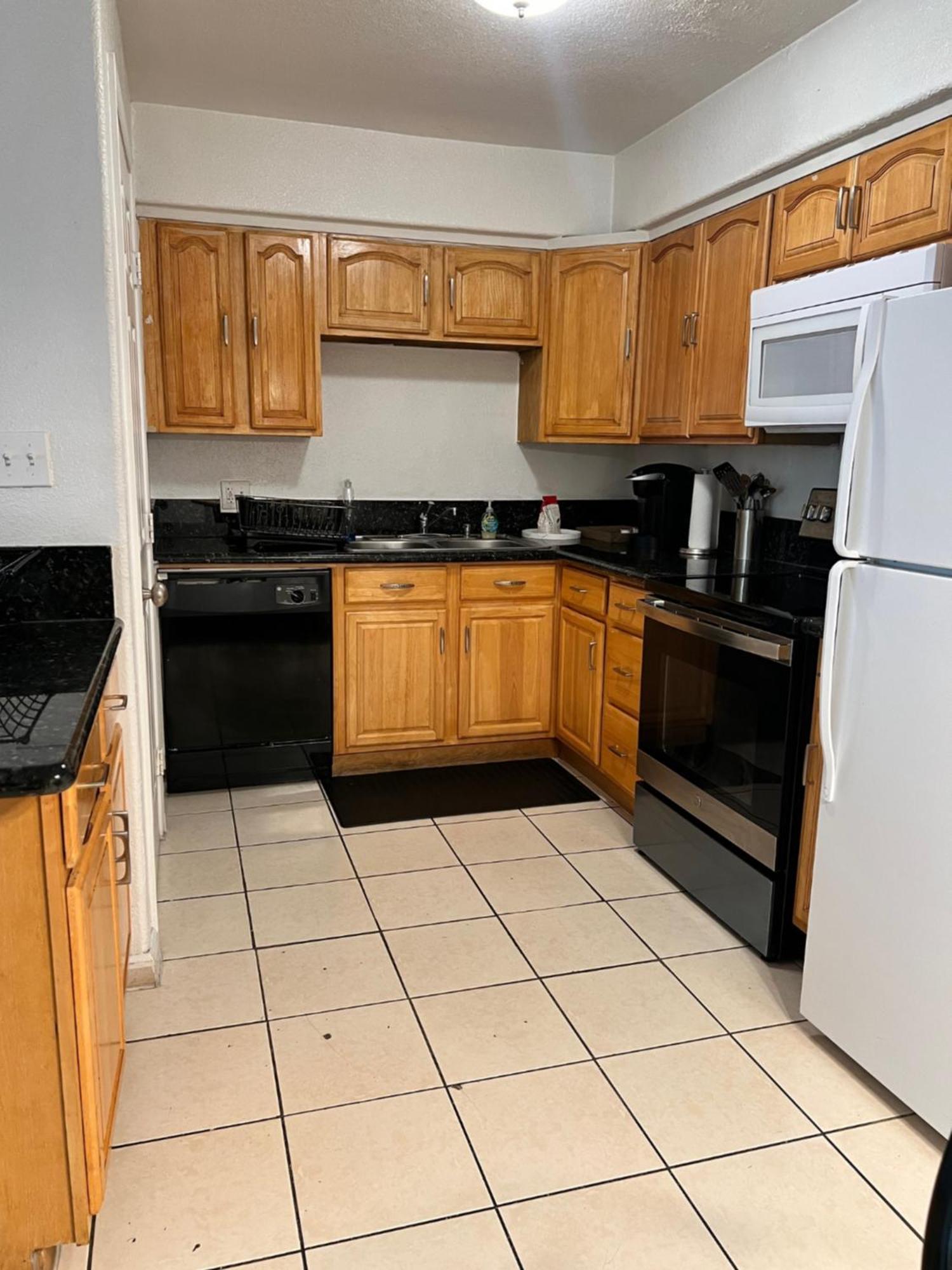 Lovely 1bed,1bath With Free Parking * Fresno
