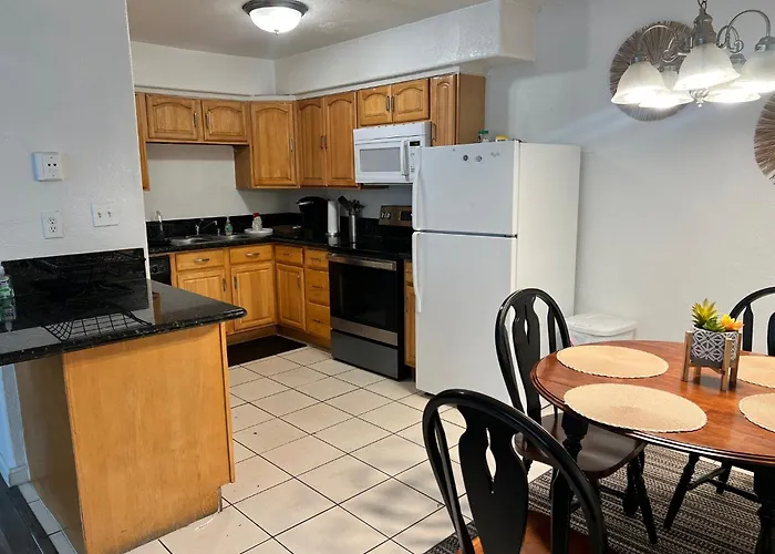 Lovely 1Bed,1Bath Condo With Free Parking